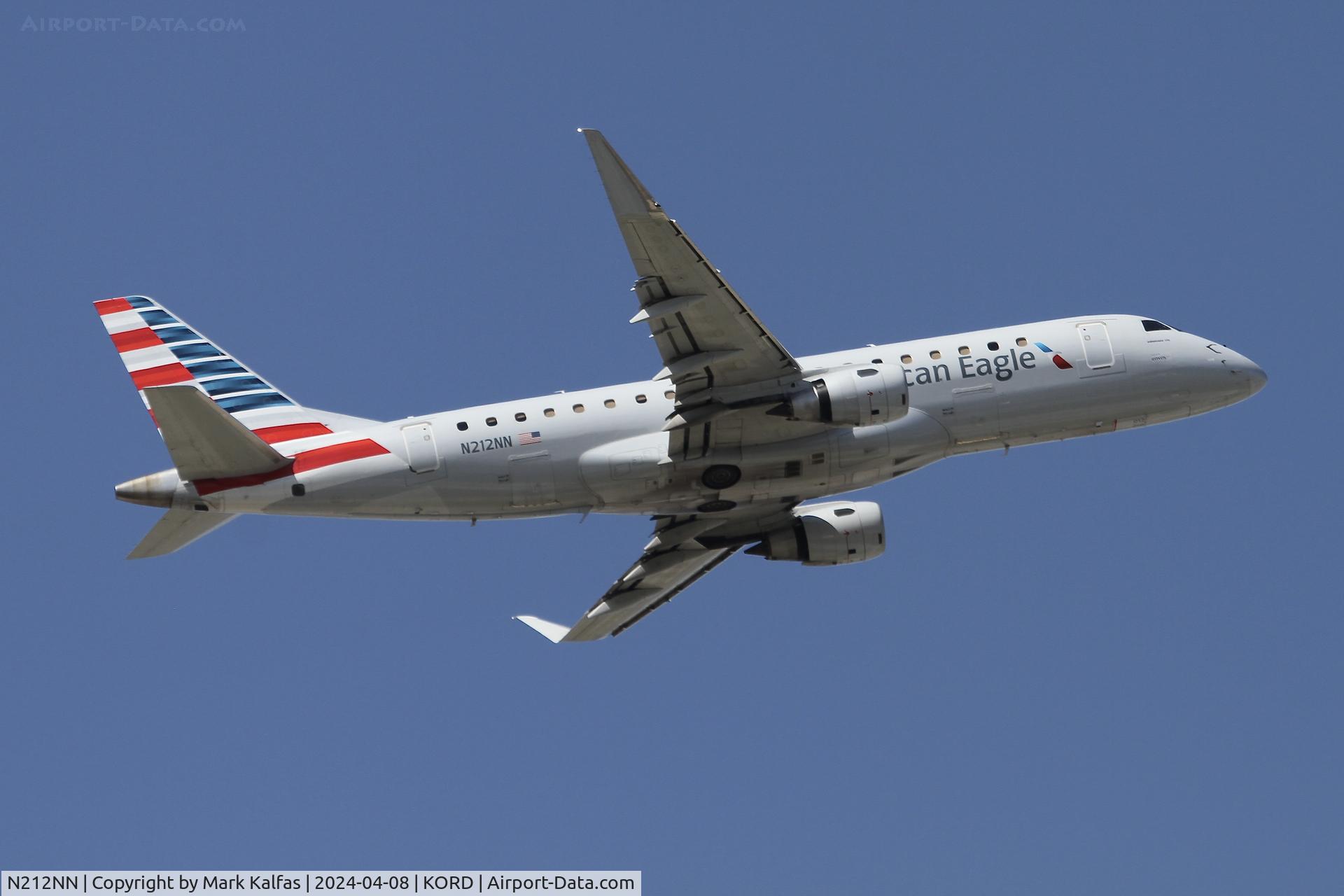 N212NN, 2015 Embraer 175LR (ERJ-170-200LR) C/N 17000504, E75L Envoy/American Eagle Embraer 175LR (ERJ-170-200LR) N212NN ENY3725 ORD-CMI departing 10C KORD