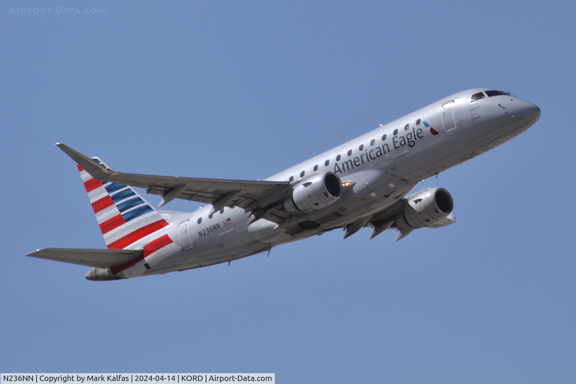 N236NN, 2016 Embraer 175LR (ERJ-170-200LR) C/N 17000572, Embraer 175LR (ERJ-170-200LR) N236NN ENY3306 ORD-MSP, departing 10C KORD
