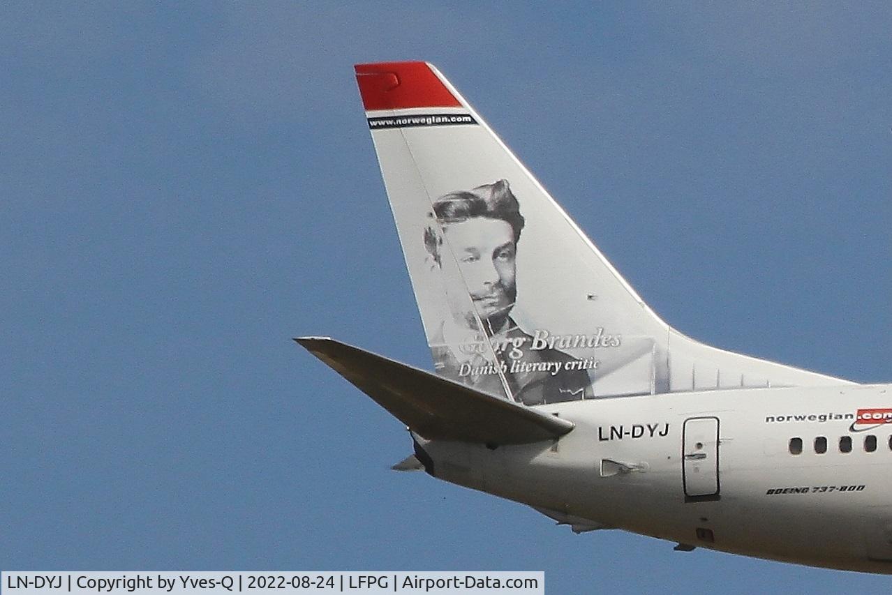 LN-DYJ, 2010 Boeing 737-8JP C/N 39045, Boeing 737-8JP, Tail close up view, Roissy Charles De Gaulle airport (LFPG-CDG)