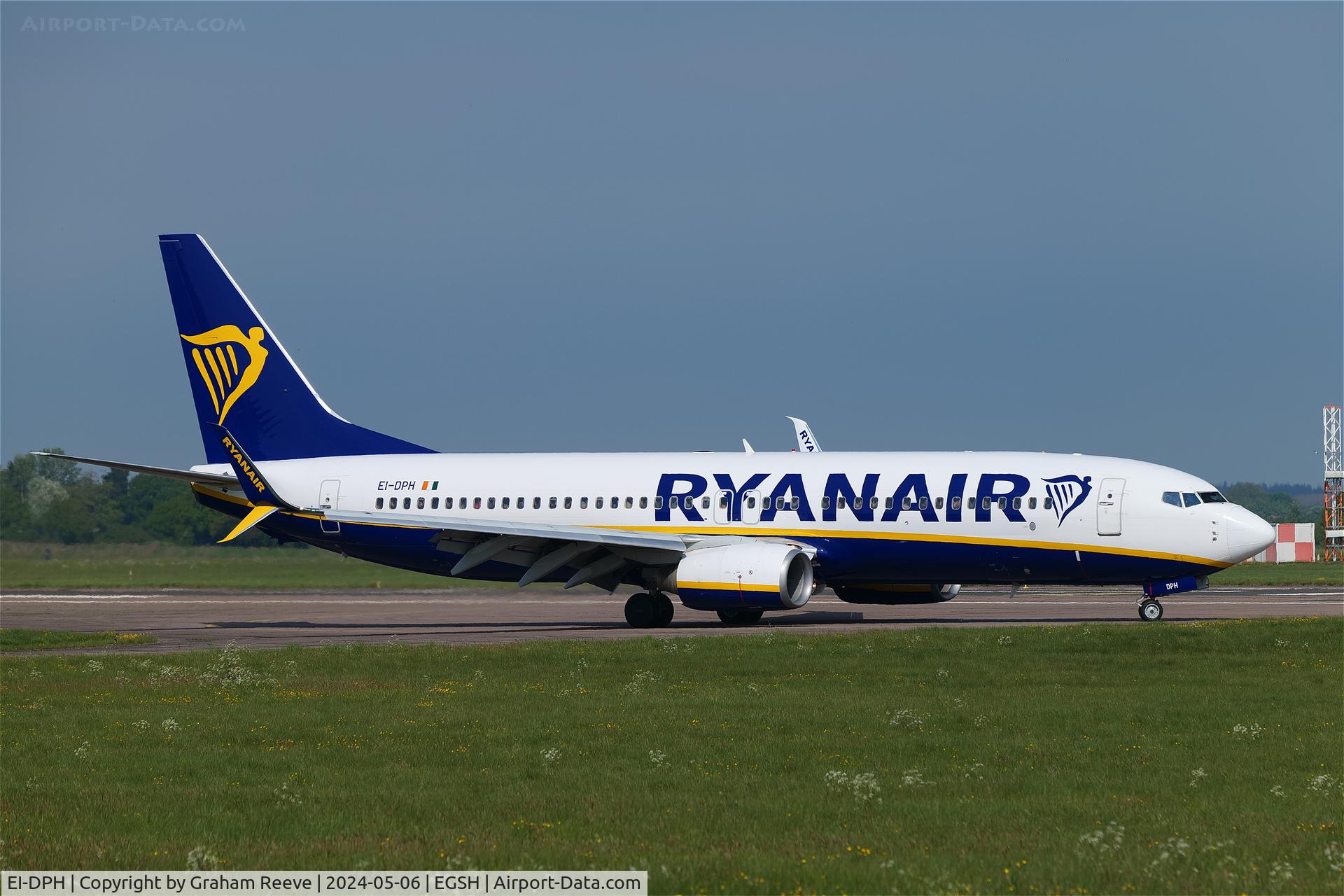 EI-DPH, 2007 Boeing 737-8AS C/N 33624, Departing from Norwich.