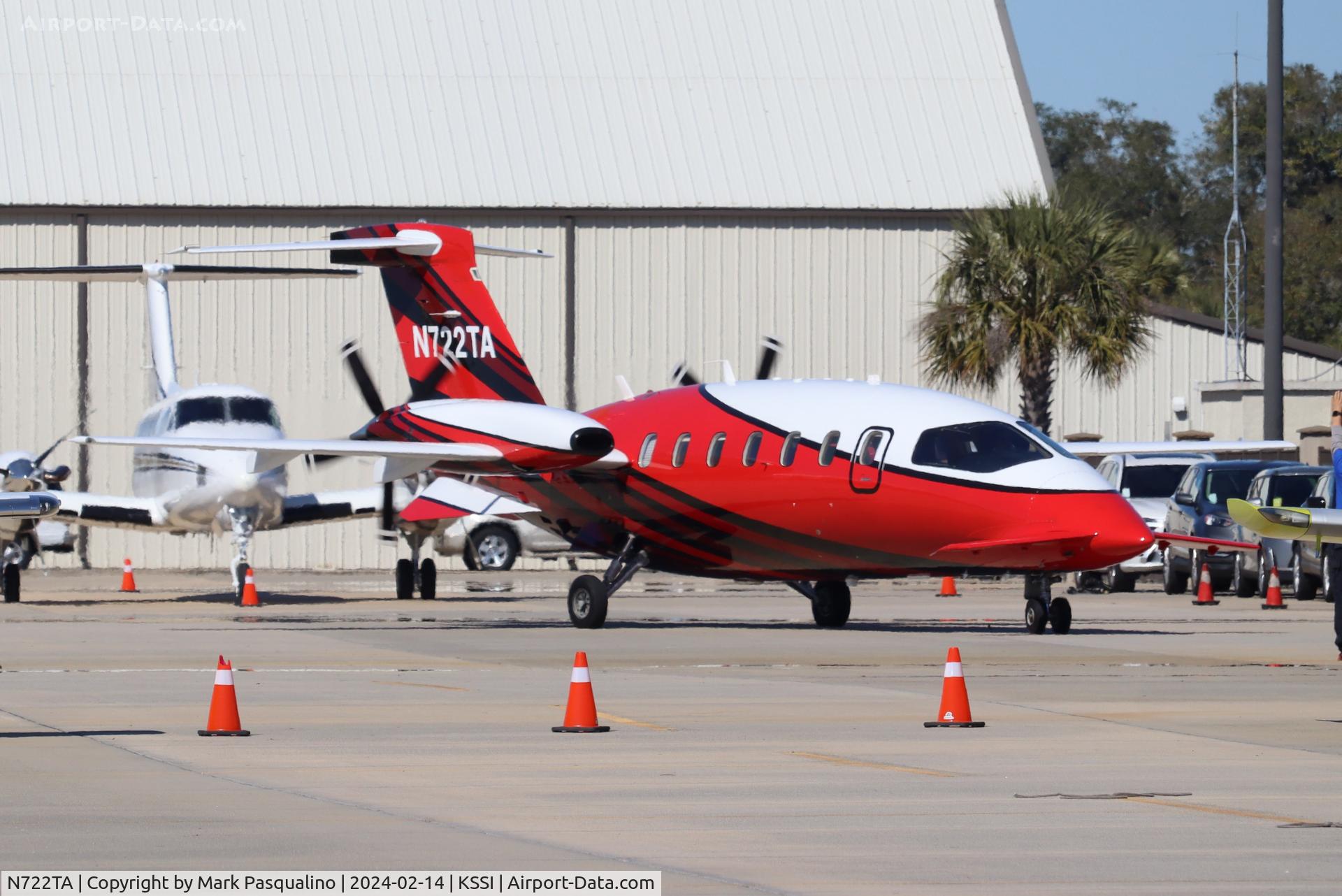N722TA, 2004 Piaggio P180 C/N 1088, Piaggio P180