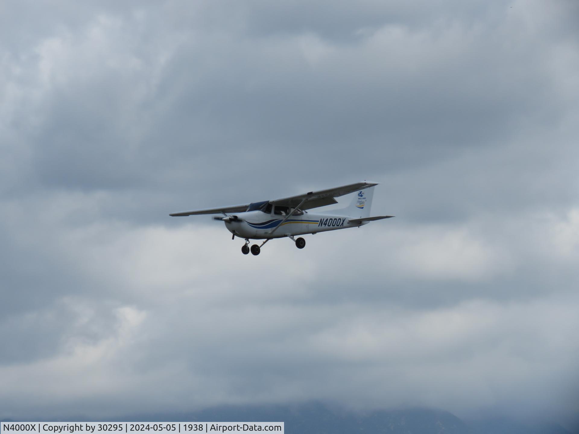 N4000X, 1998 Cessna 172S Skyhawk SP C/N 172S-8010, Inbound