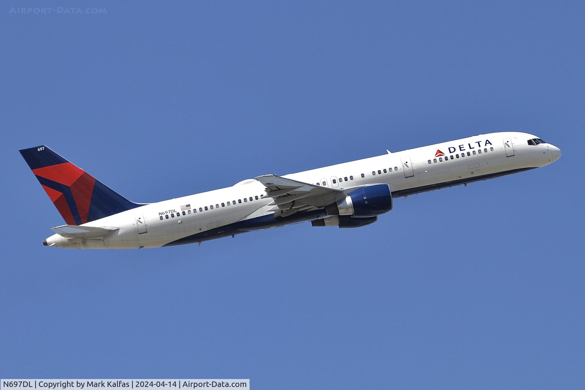 N697DL, 1999 Boeing 757-232 C/N 30318, B752 Delta Airlines Boeing 757-232  N697DL DAL1477 ORD-ATL departing 10C KORD