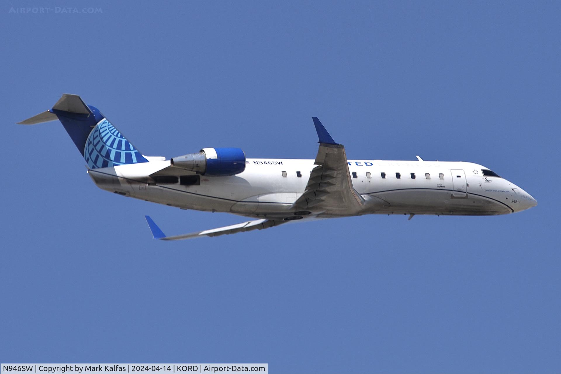 N946SW, 2003 Bombardier CRJ-200LR (CL-600-2B19) C/N 7776, CRJ2 SkyWest / United Express Bombardier CRJ-200LR (CL-600-2B19) N946SW SKW5564 ORD-SBN departing 10C KORD