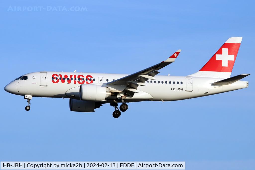HB-JBH, 2017 Bombardier CSeries CS100 (BD-500-1A10) C/N 50017, Landing