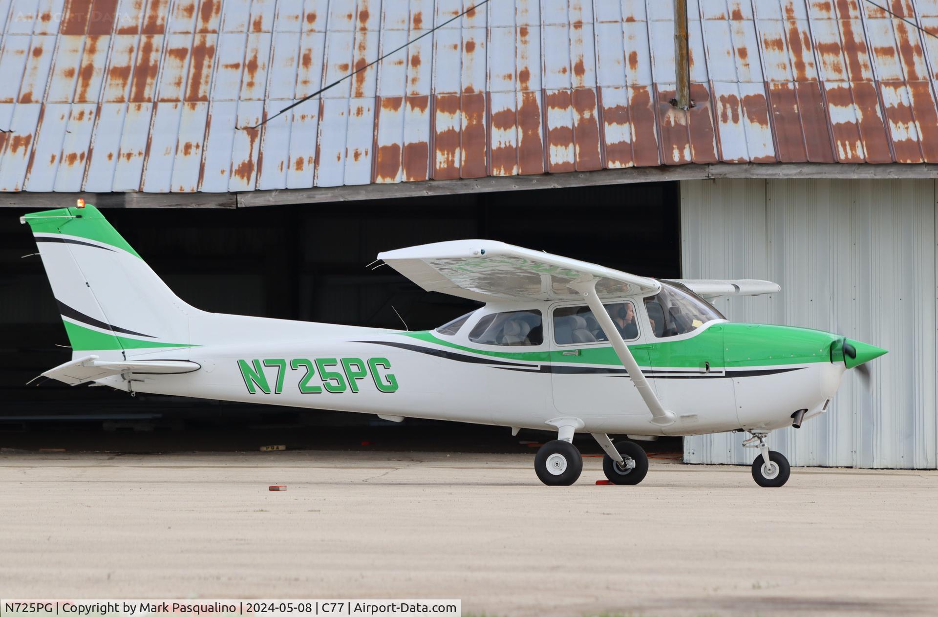 N725PG, 1998 Cessna 172S C/N 172S8009, Cessna 172S