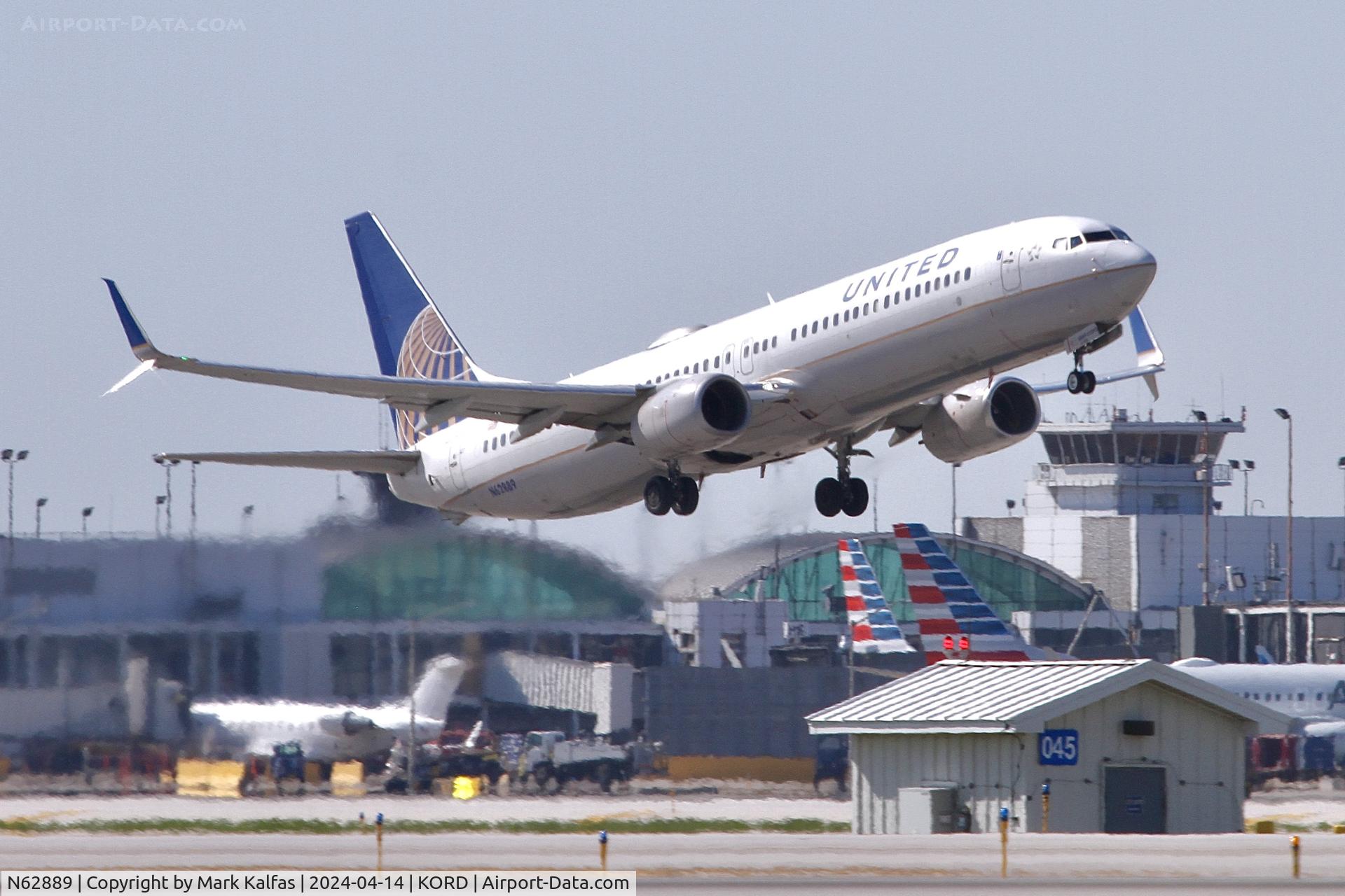 N62889, 2015 Boeing 737-924/ER C/N 42193, B739 United Airlines Boeing 737-924/ER N62889 UAL1899 ORD-RSW departing 10C KORD