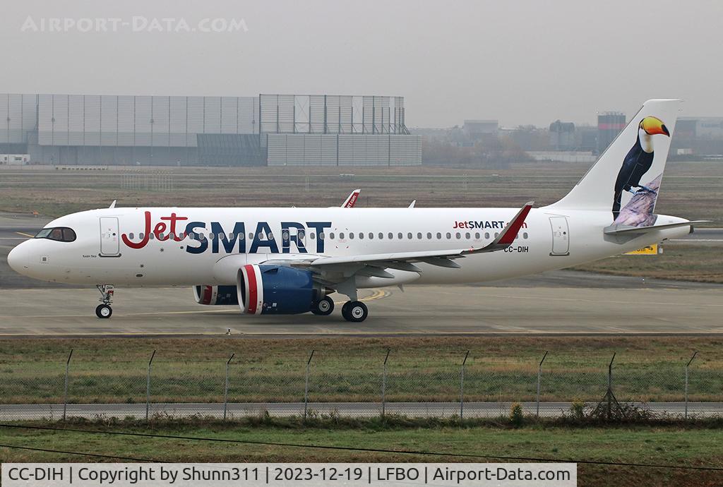 CC-DIH, 2023 Airbus A320-271N C/N 11849, Delivery day... 'Toucan' tail c/s