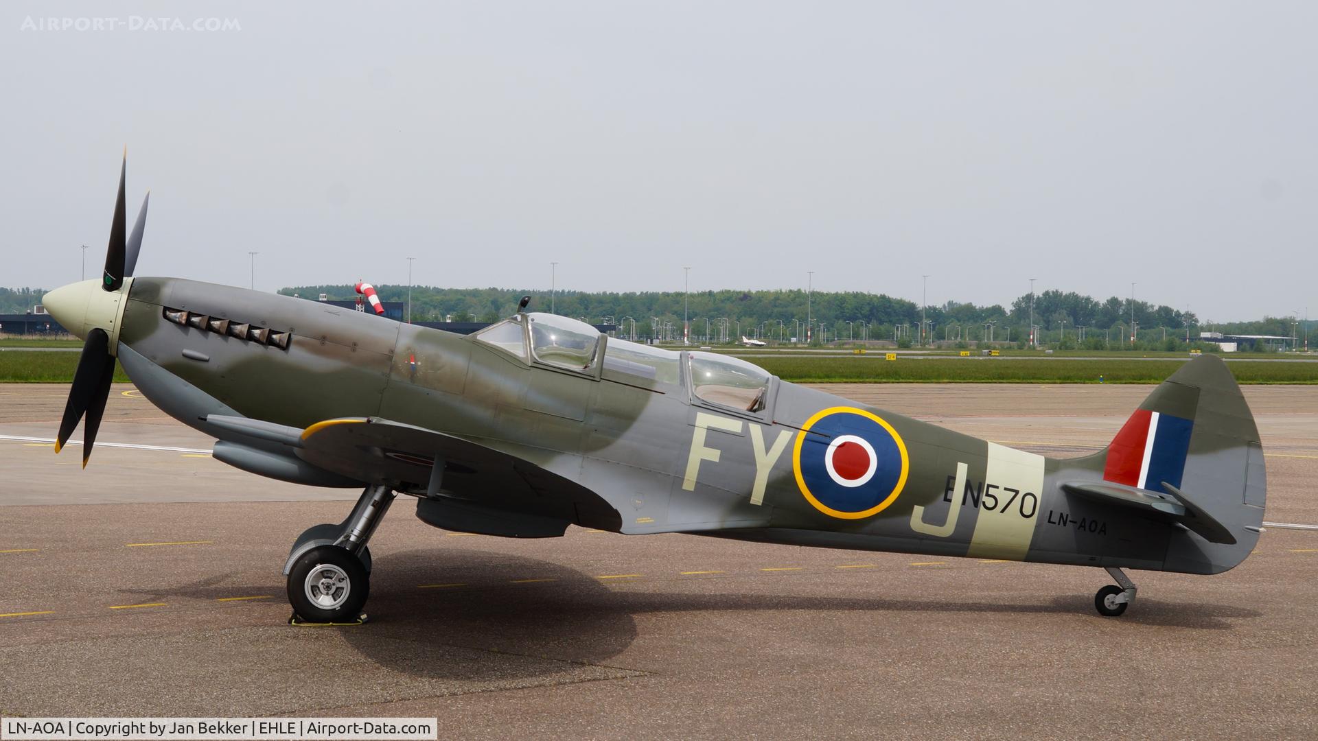 LN-AOA, Supermarine Spitfire TR Mk. IX C/N 6S-223772, Lelystad Airport.