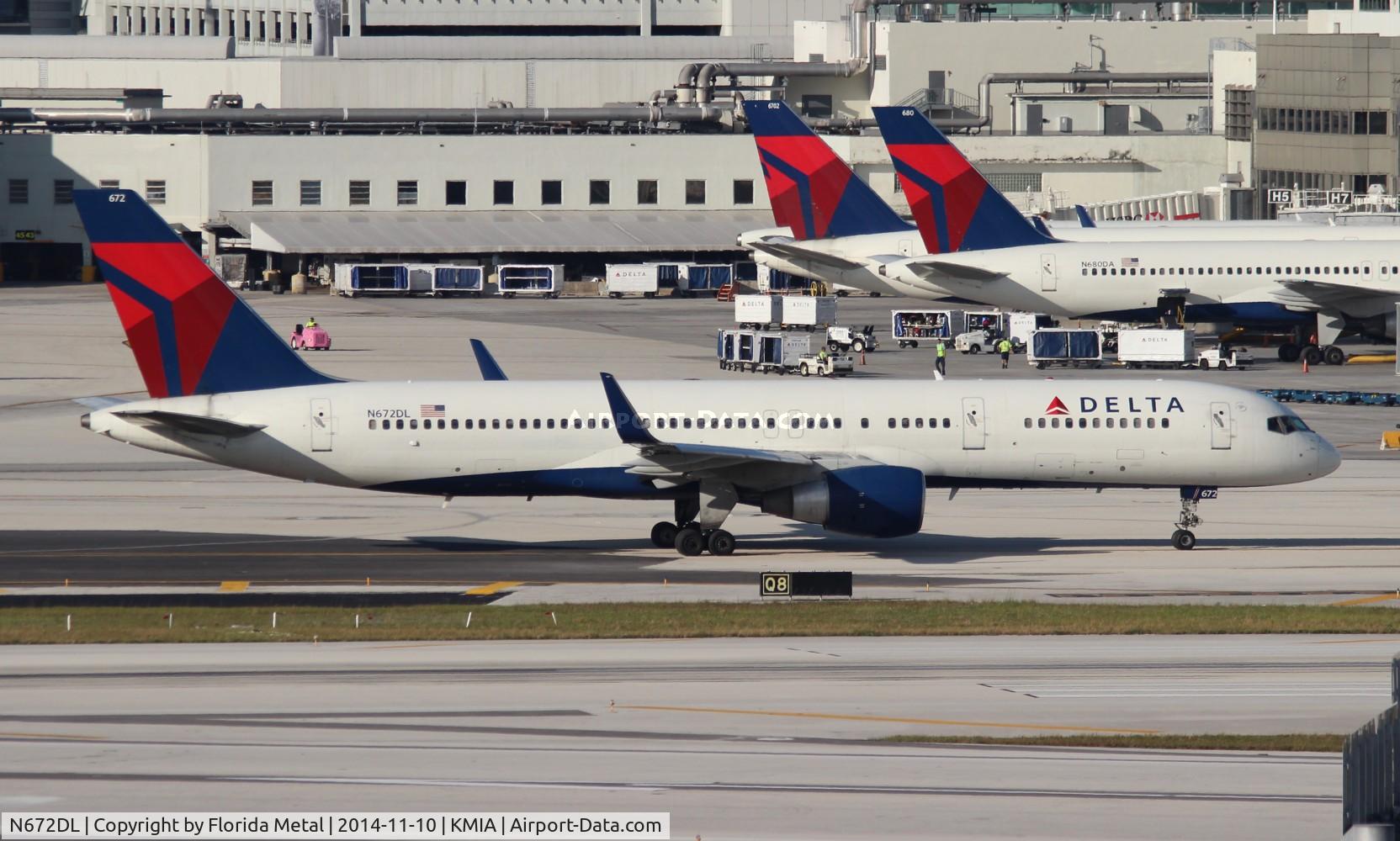 N672DL, 1992 Boeing 757-232 C/N 25977, DAL 752 zx
