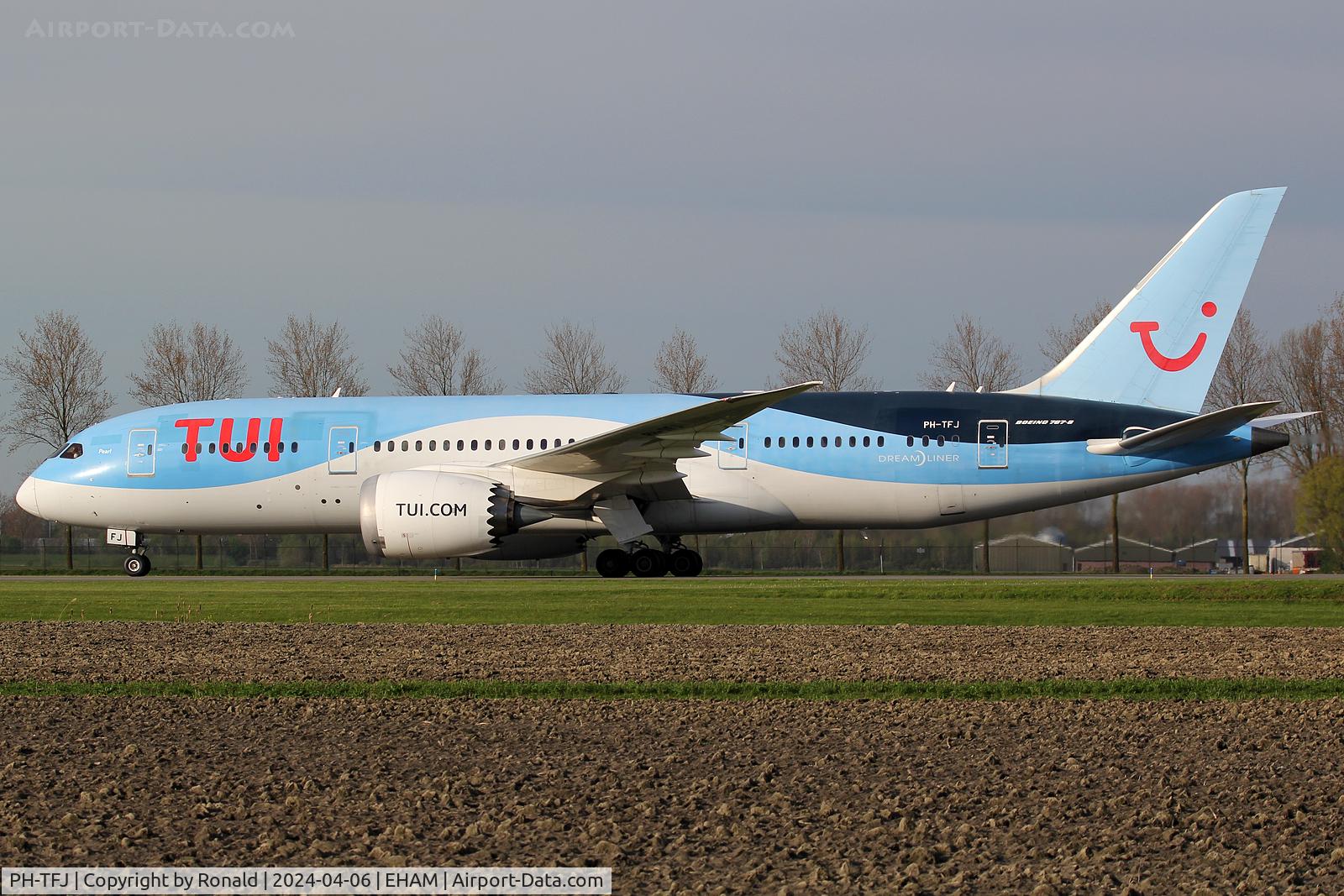 PH-TFJ, 2015 Boeing 787-8 Dreamliner C/N 36426, at spl