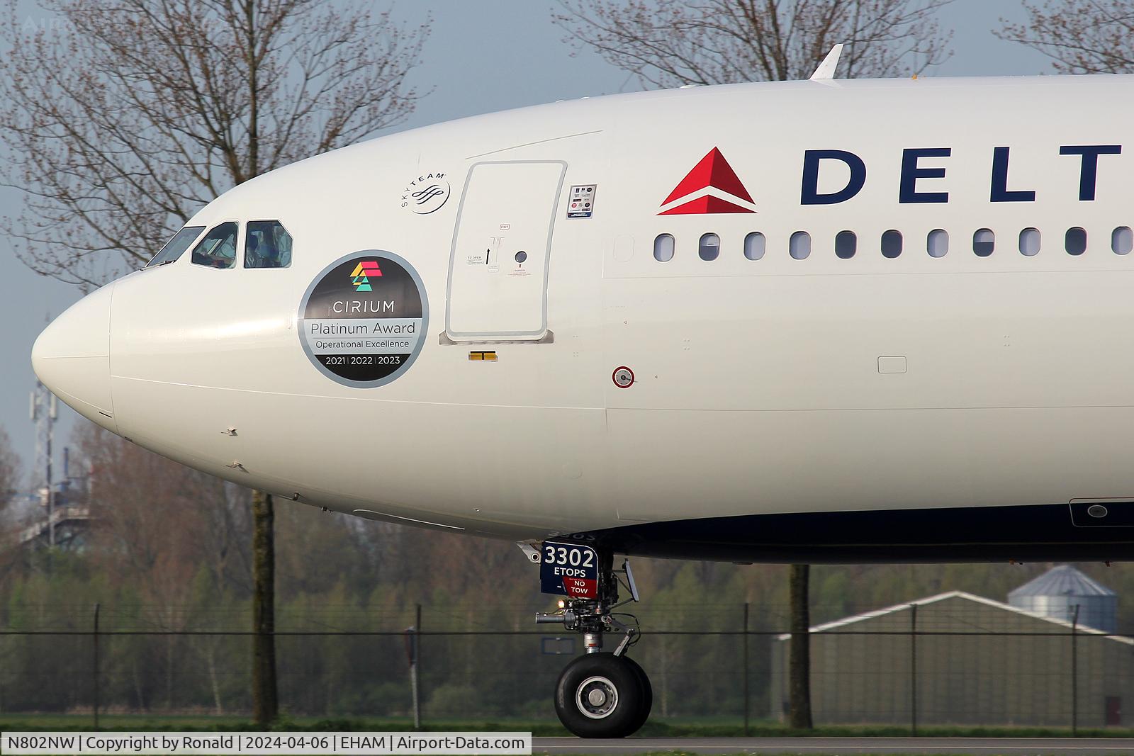 N802NW, 2003 Airbus A330-323 C/N 0533, at spl