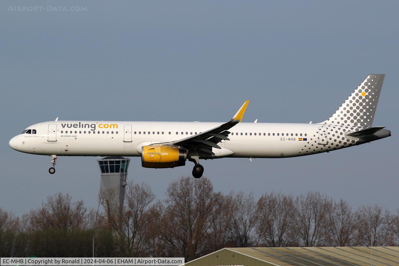 EC-MHB, 2015 Airbus A321-231 C/N 6691, at spl