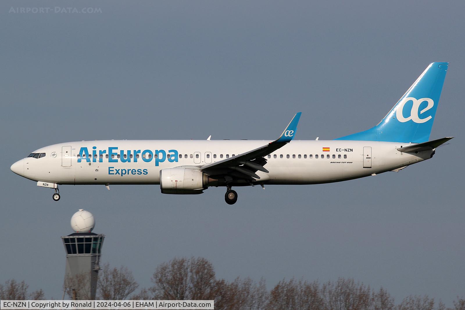 EC-NZN, 2013 Boeing 737-8KN C/N 40259, at spl