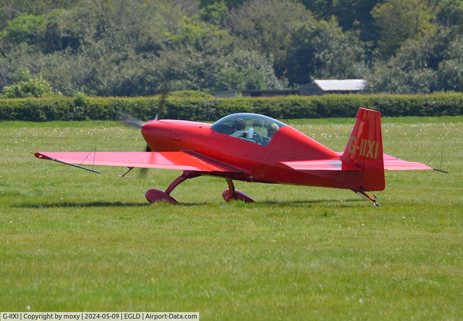 G-IIXI, 2001 Extra EA-300L C/N 134, Extra EA-300L at Denham.