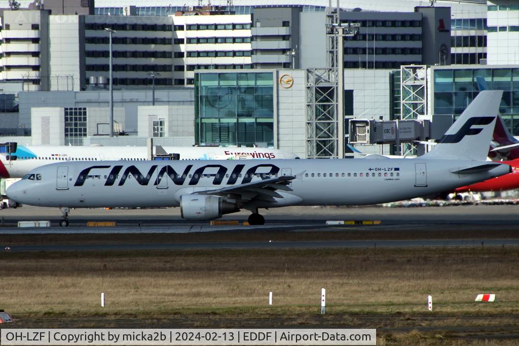 OH-LZF, 2004 Airbus A321-211 C/N 2208, Taxiing