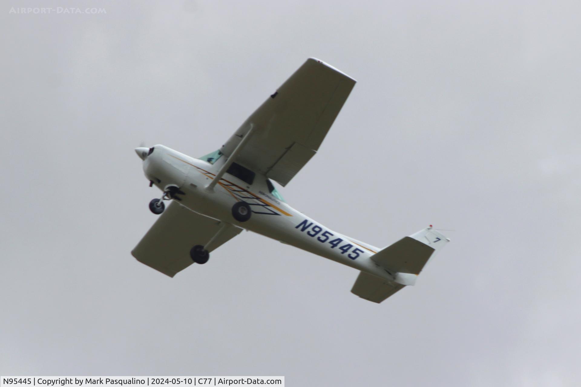 N95445, 1984 Cessna 152 C/N 15285898, Cessna 152