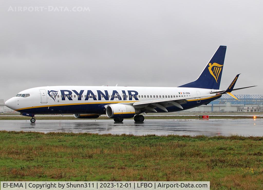 EI-EMA, 2010 Boeing 737-8AS C/N 35032, Taxiing to the Terminal with blended scimitar winglets...