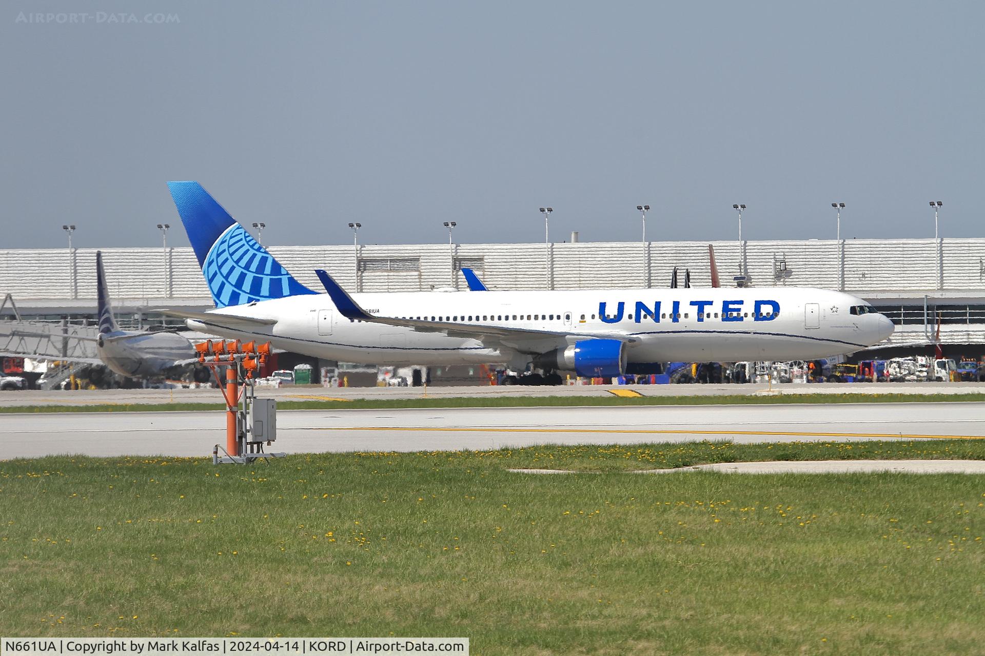 N661UA, 1993 Boeing 767-322 C/N 27158, B763 United Airlines Boeing 767-322 N661UA UAL12  arriving at KORD from LSZH