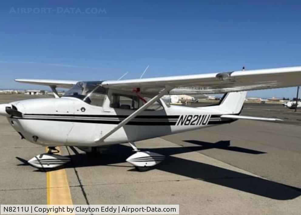 N8211U, 1964 Cessna 172F C/N 17252111, Not my pic.