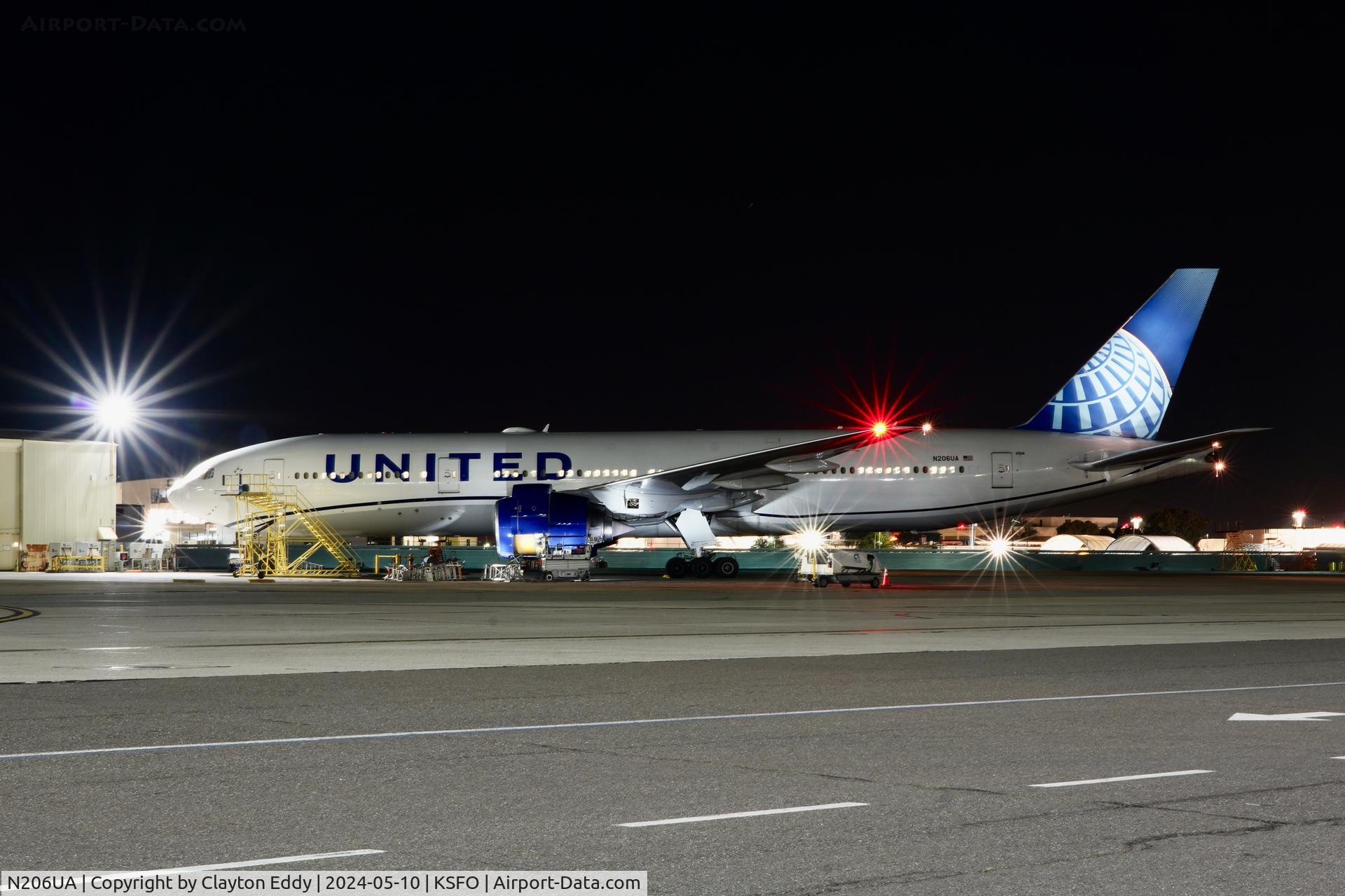 N206UA, 1999 Boeing 777-222/ER C/N 30212, SFO 2024.