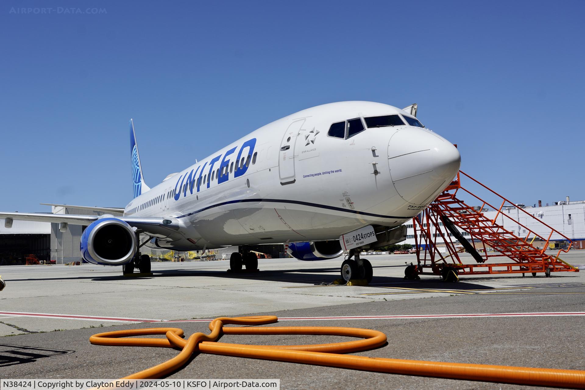 N38424, 2008 Boeing 737-924/ER C/N 37095, SFO 2024.