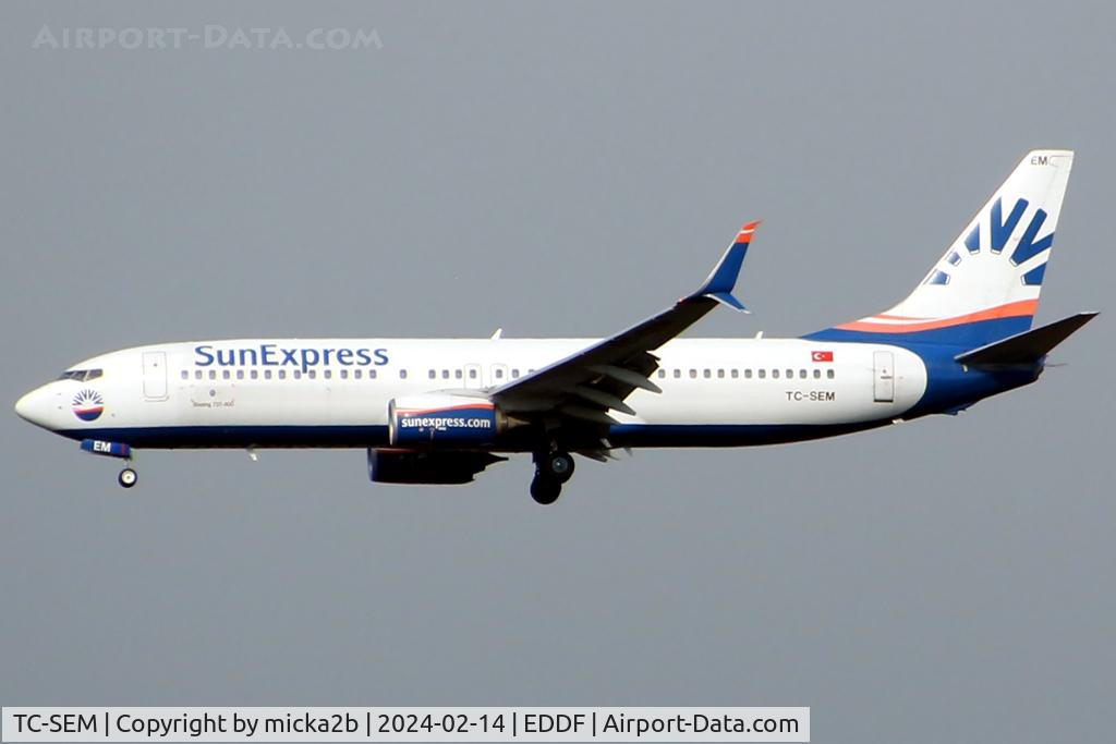 TC-SEM, 2015 Boeing 737-8HC C/N 61173, Landing
