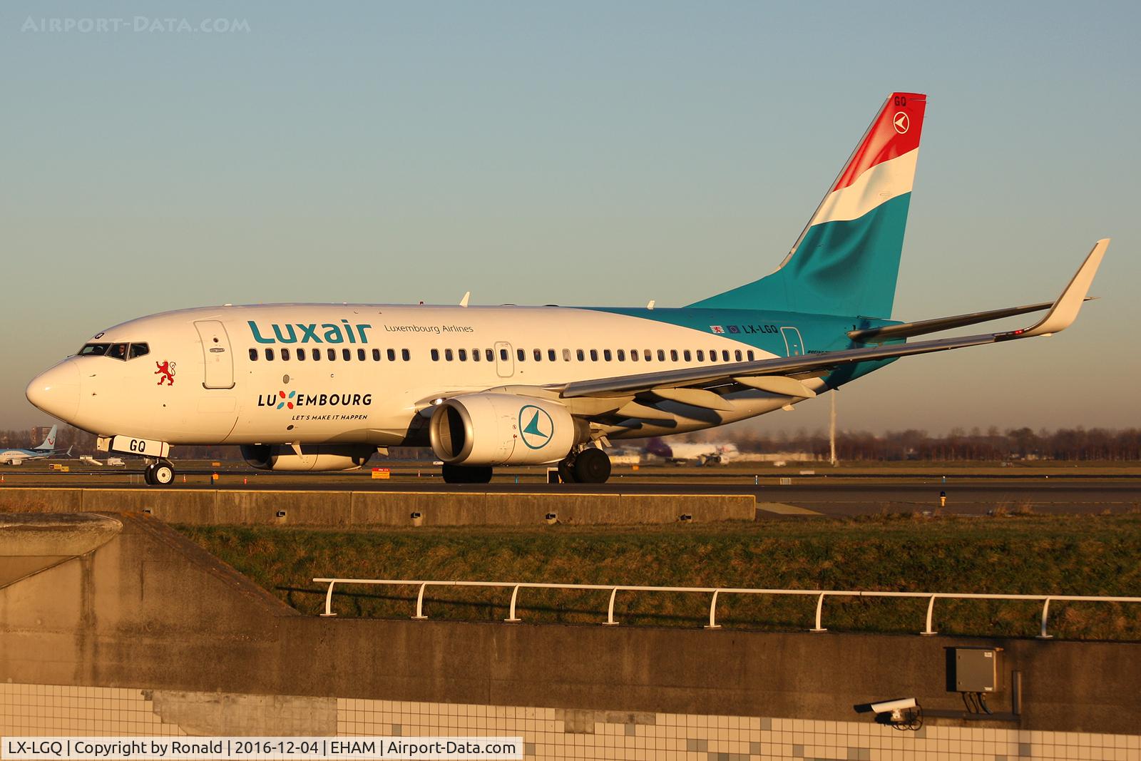 LX-LGQ, 2004 Boeing 737-7C9 C/N 33802, at spl