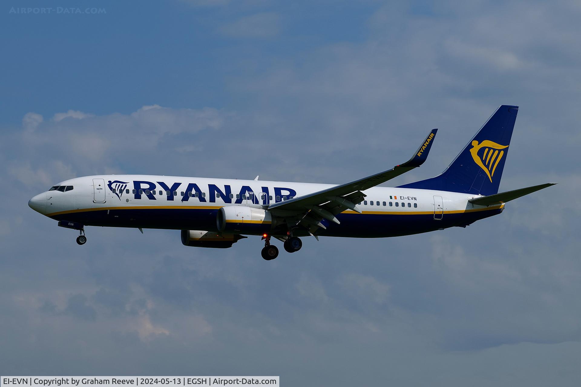 EI-EVN, 2012 Boeing 737-8AS C/N 40294, Landing at Norwich.