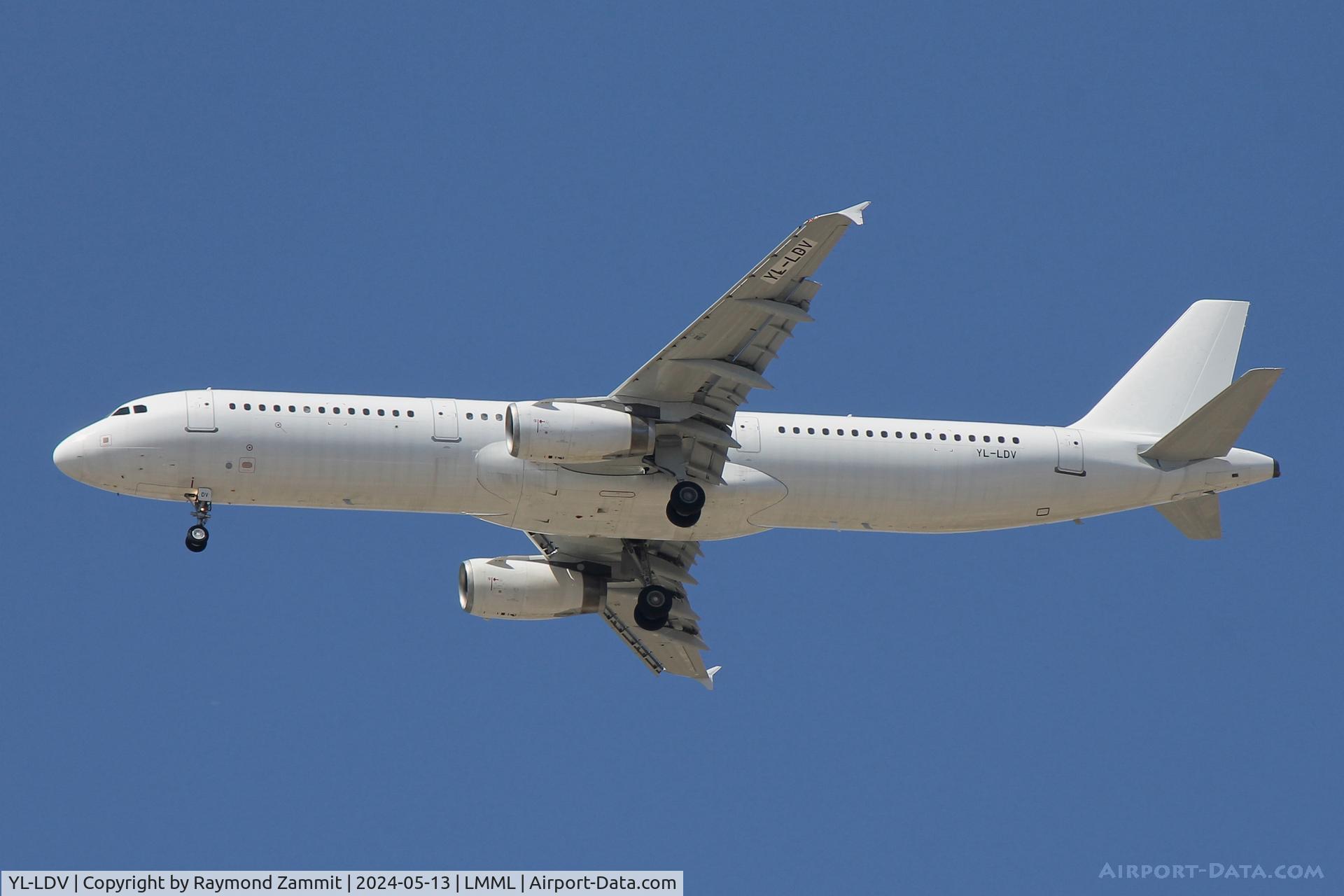 YL-LDV, Airbus 321-231 C/N 1734, A321 YL-LDV SmartLynx