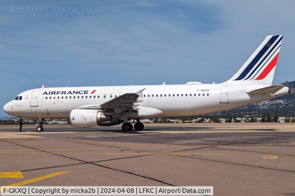 F-GKXQ, 2009 Airbus A320-214 C/N 3777, Parked