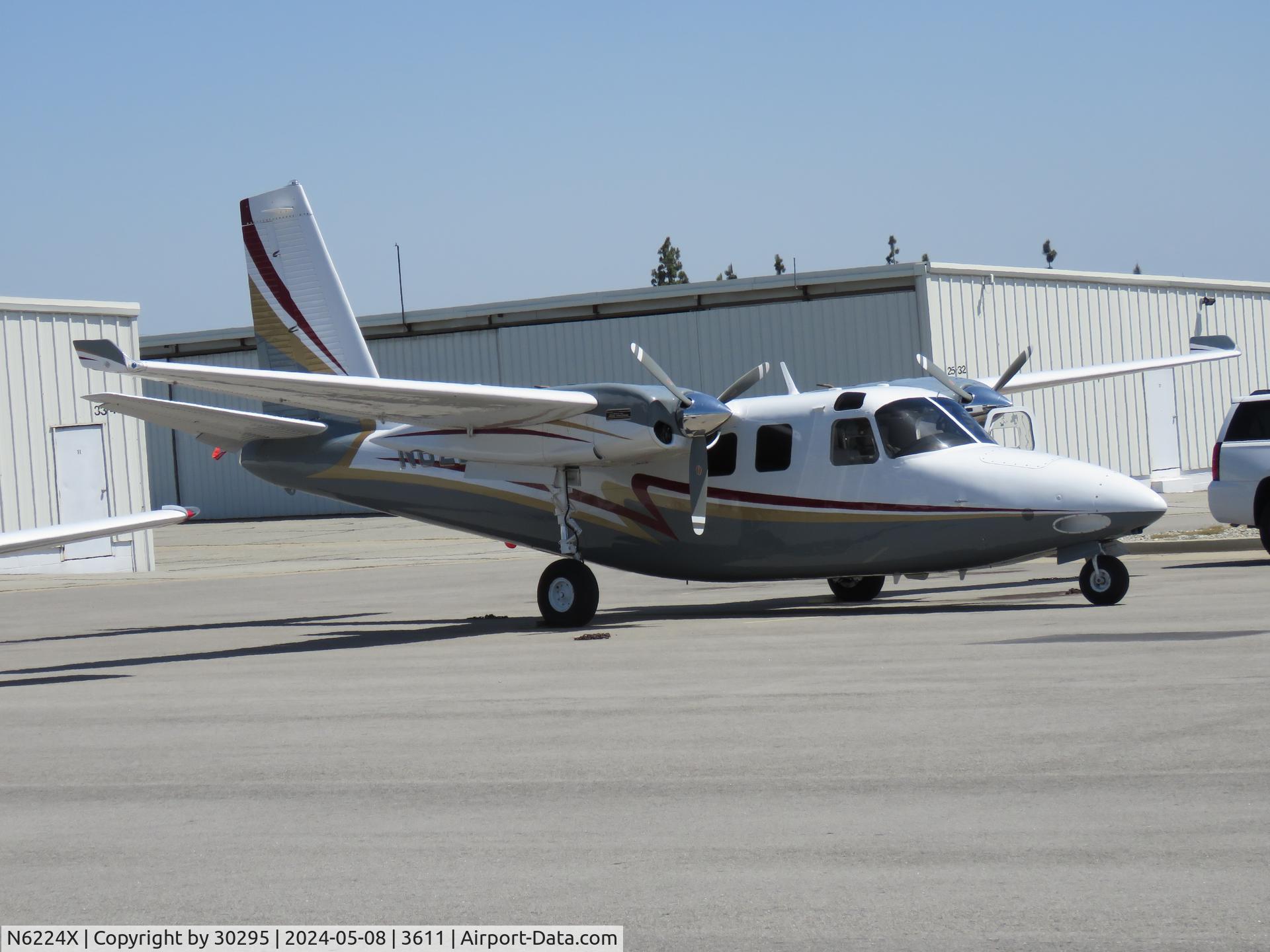 N6224X, 1961 Aero Commander 500-B C/N 500B-1126-72, Parked