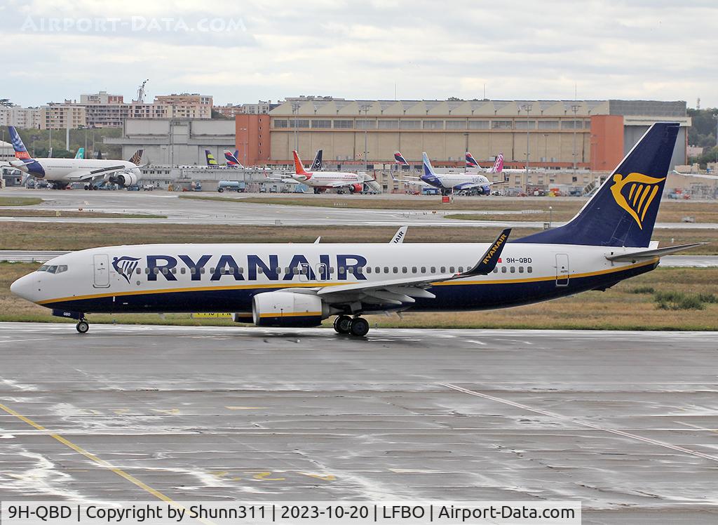 9H-QBD, 2015 Boeing 737-8AS C/N 61579, Taxiing holding point rwy 32R for departure...