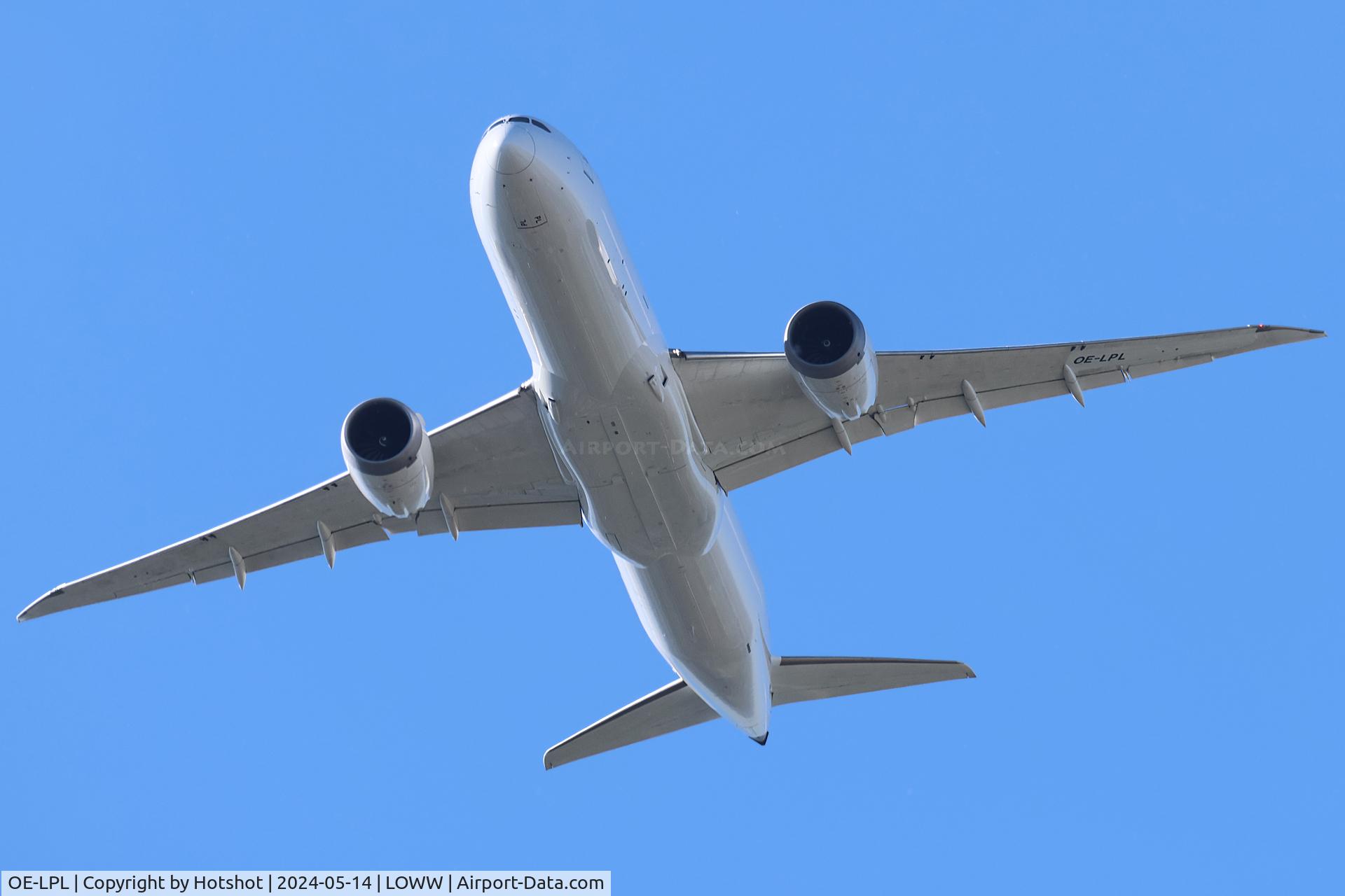 OE-LPL, 2019 Boeing 787-9 Dreamliner C/N 62735, Aligning for approach to runway 16