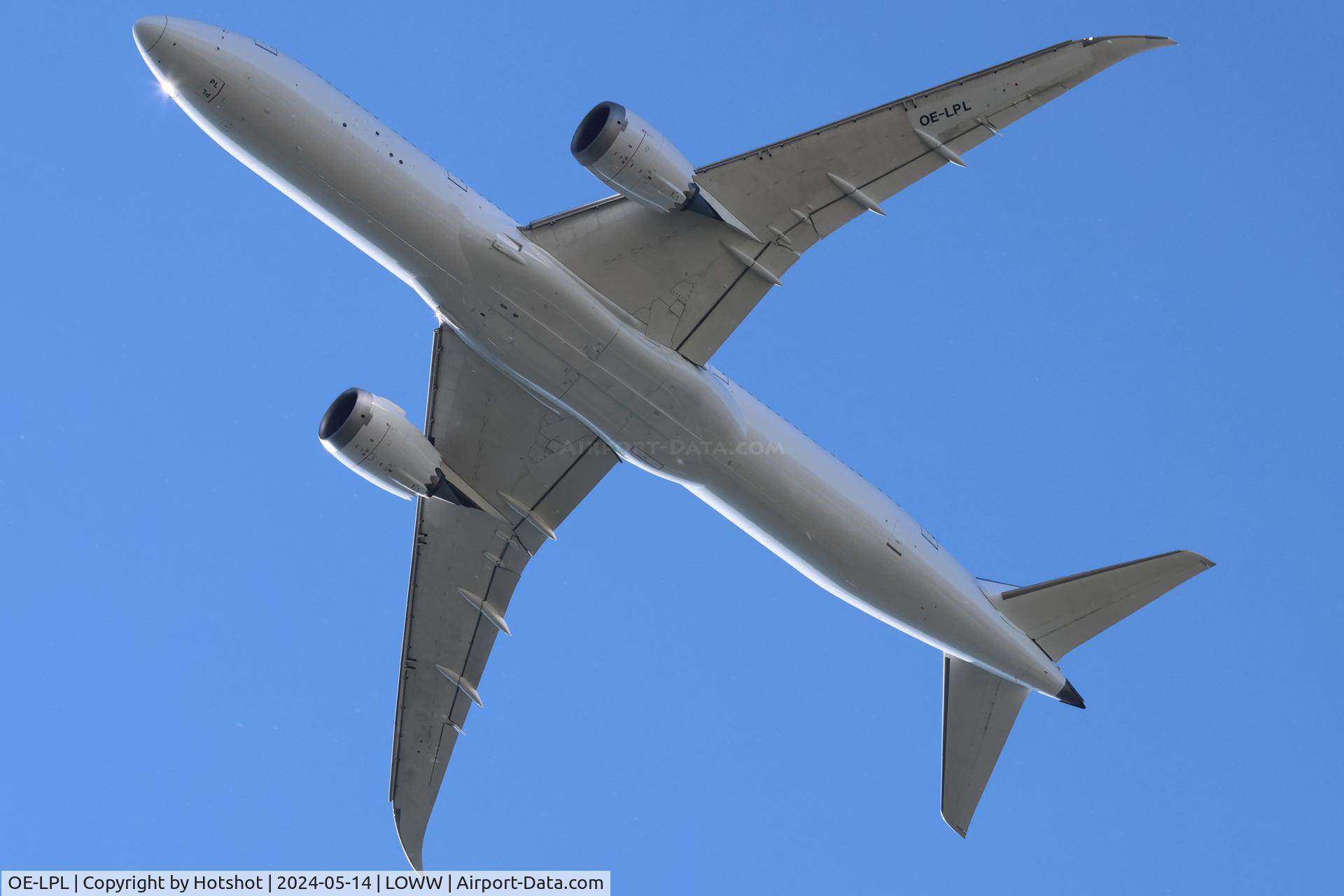 OE-LPL, 2019 Boeing 787-9 Dreamliner C/N 62735, Overhead in clean configuration for approach to runway 16
