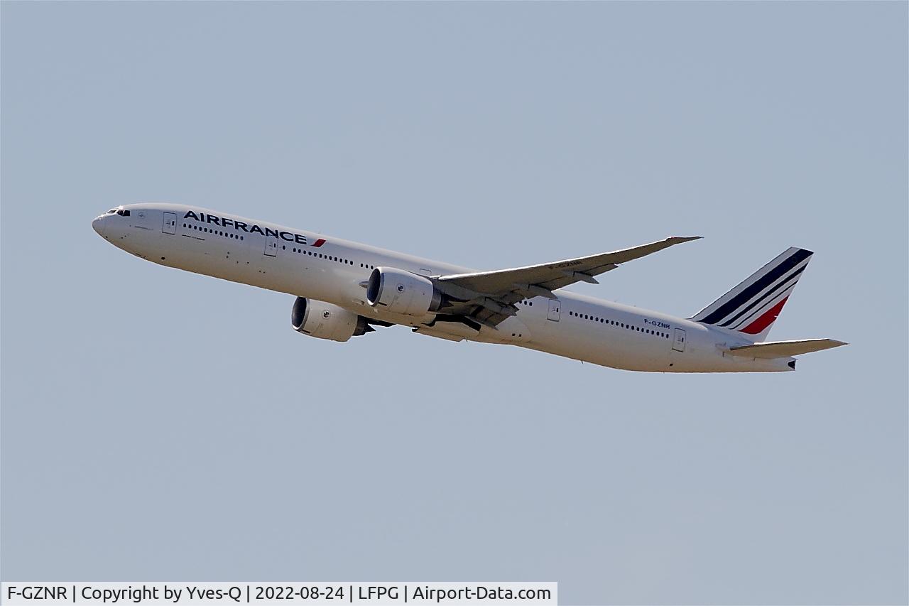 F-GZNR, 2015 Boeing 777-328/ER C/N 44553, Boeing 777-328ER, Climbing from rwy 08L, Roissy Charles De Gaulle airport (LFPG-CDG)