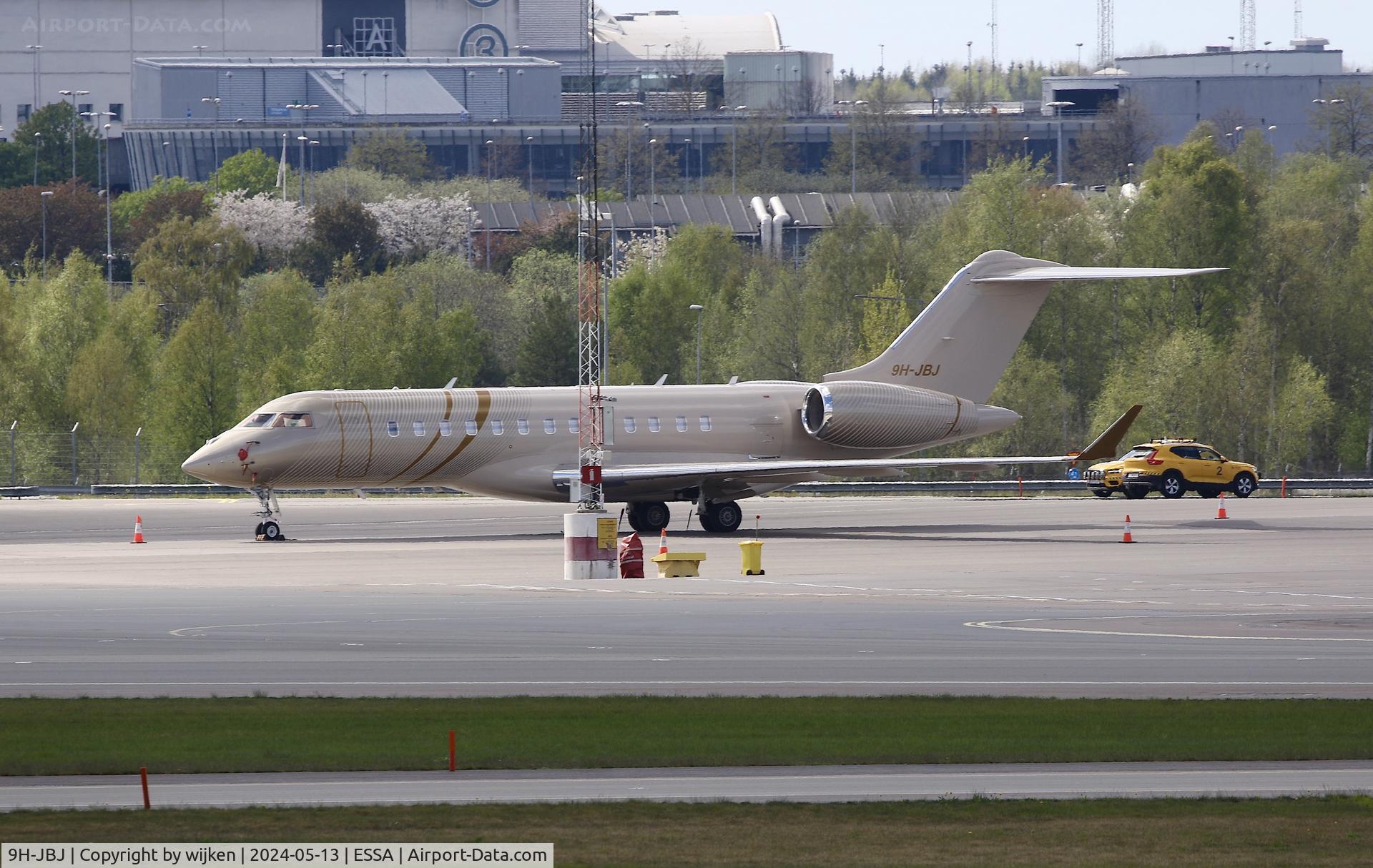 9H-JBJ, 2012 Bombardier BD-700-1A11 Global 6000 C/N 9470, Ramp M