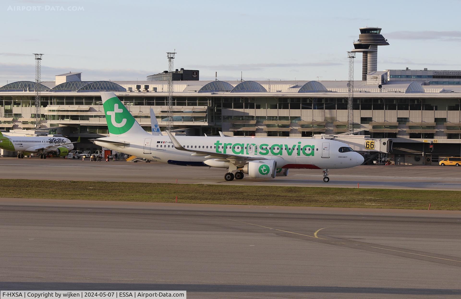 F-HXSA, Airbus 320-252N C/N 12027, TWY U