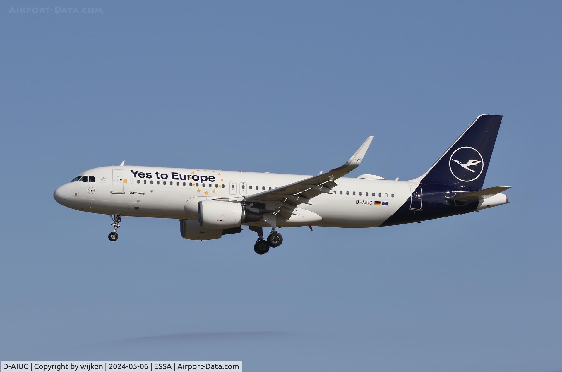 D-AIUC, 2014 Airbus A320-214 C/N 6006, RWY 01L
