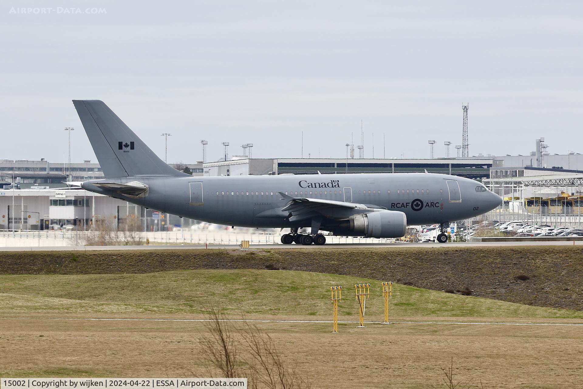 15002, 1988 Airbus CC-150 Polaris (A310-304(F)) C/N 482, Twy W