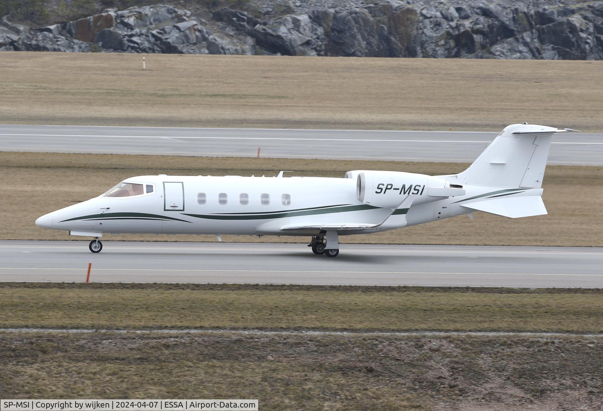 SP-MSI, 2007 Learjet 60 C/N 326, Twy W