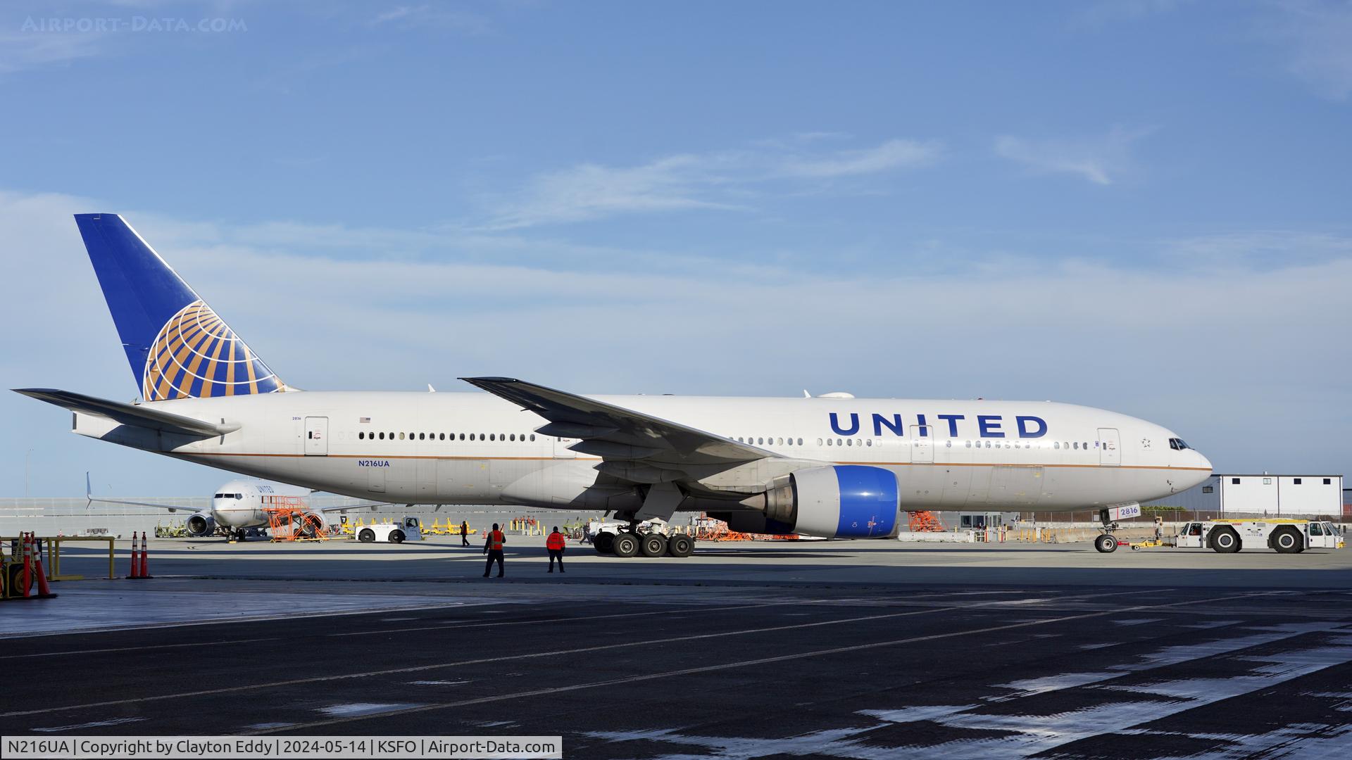 N216UA, 2000 Boeing 777-222 C/N 30549, SFO 2024.