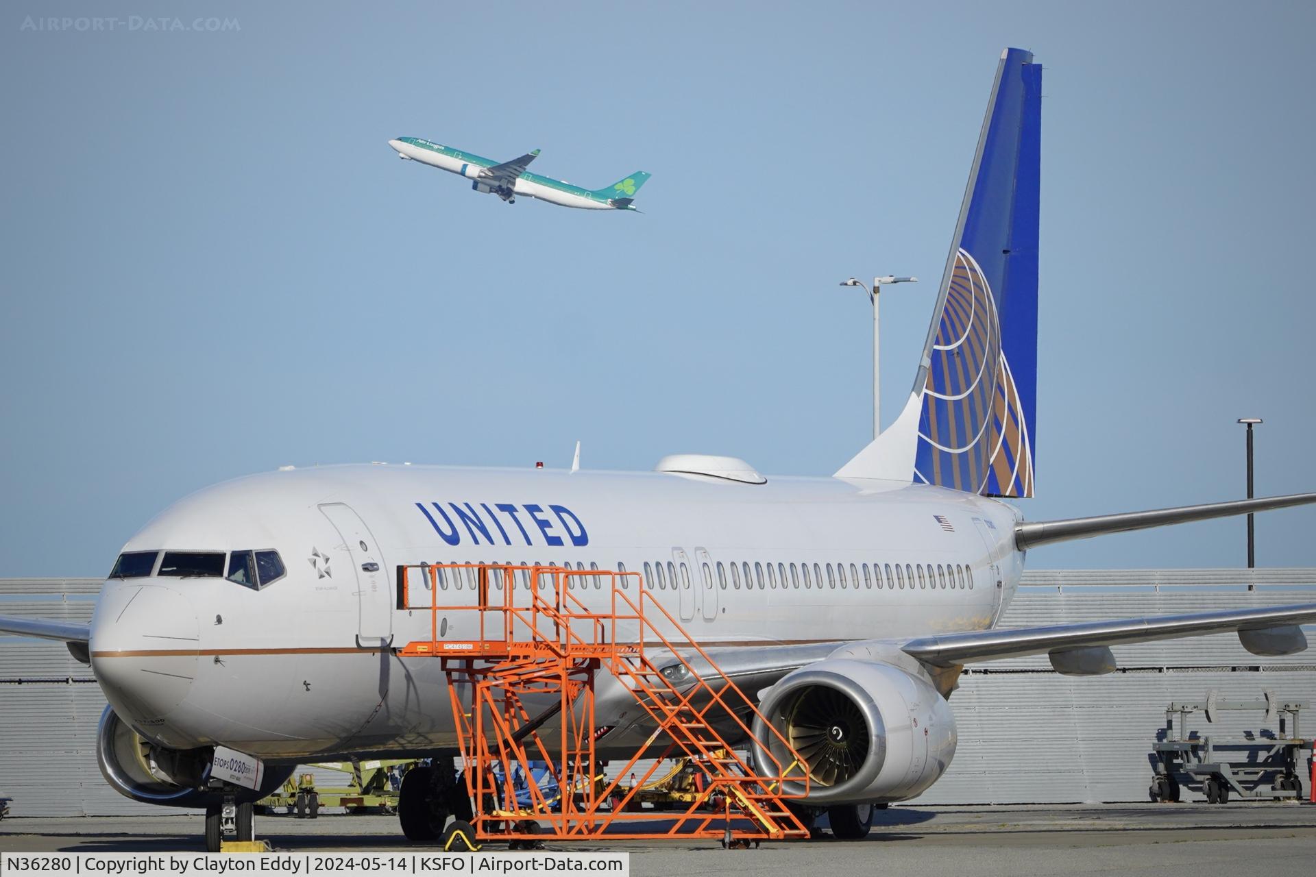 N36280, 2003 Boeing 737-824 C/N 31598, SFO 2024.