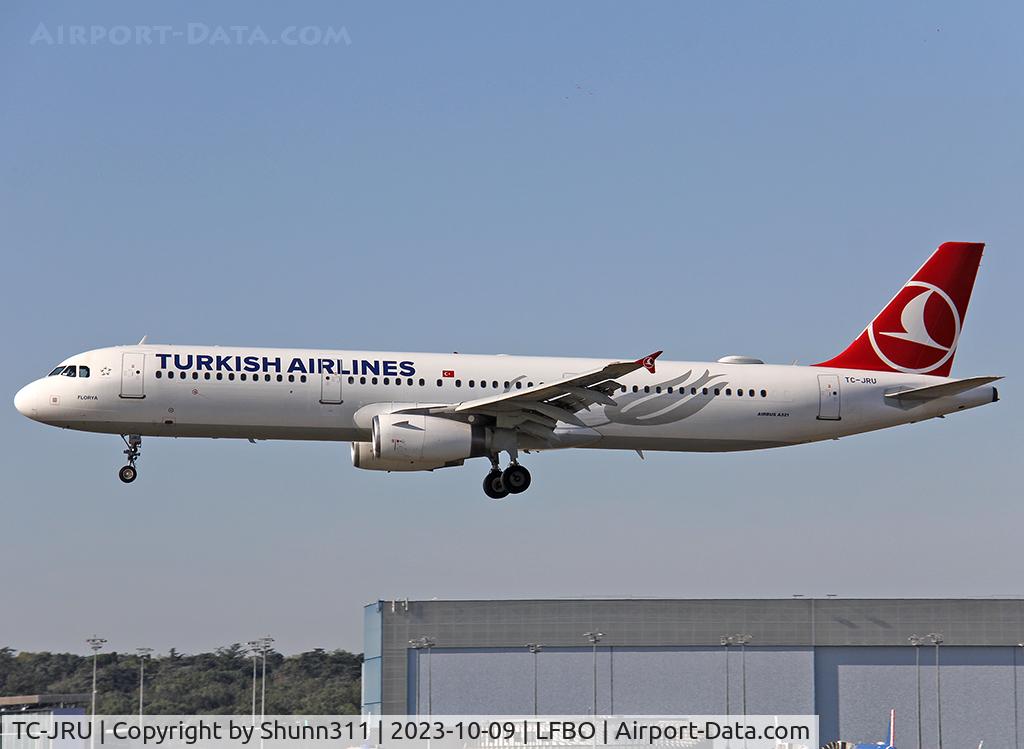 TC-JRU, 2011 Airbus A321-231 C/N 4788, Landing rwy 14L