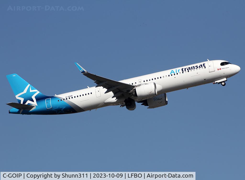 C-GOIP, 2022 Airbus A321-271NX C/N 10848, Climbing after take off from rwy 14L