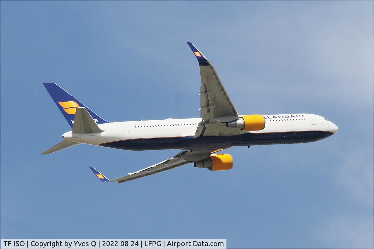 TF-ISO, 2000 Boeing 767-319 C/N 29388, Boeing 767-319, Climbing from rwy 09R, Roissy Charles De Gaulle airport (LFPG-CDG)