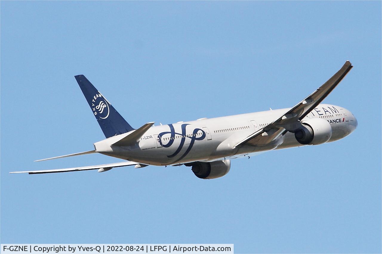 F-GZNE, 2009 Boeing 777-328/ER C/N 37432, Boeing 777-328ER, Climbing from rwy 09R, Roissy Charles De Gaulle airport (LFPG-CDG)
