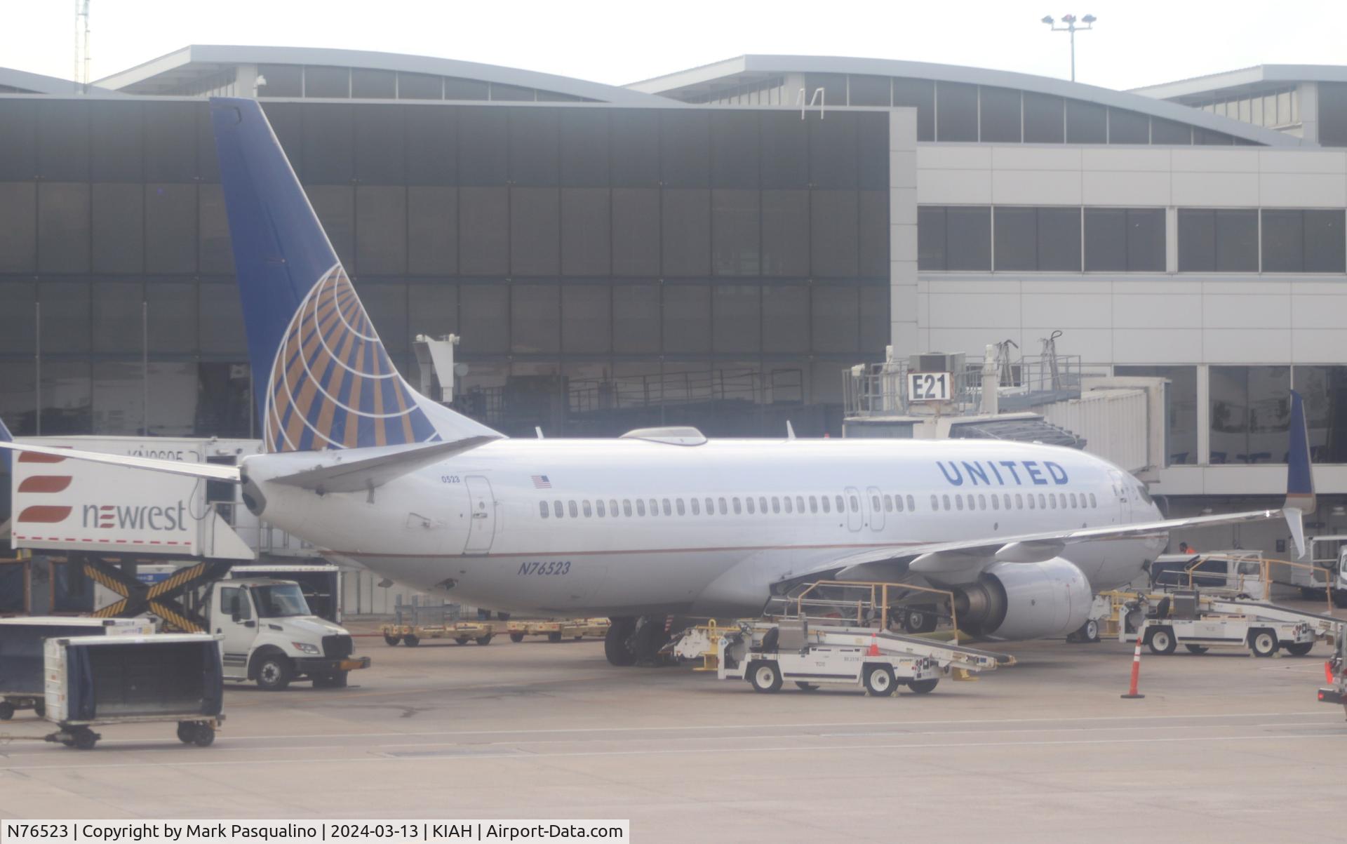 N76523, 2010 Boeing 737-824 C/N 37101, Boeing 737-824