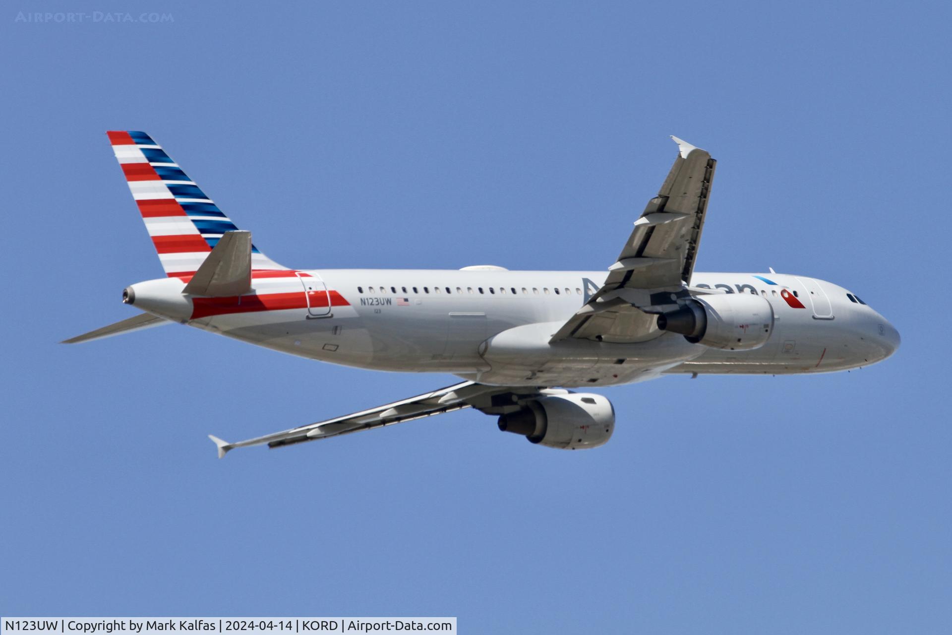 N123UW, 2000 Airbus A320-214 C/N 1310, A320 American Airlines  Airbus A320-214 N123UW AAL489 ORD-DCA departing 10C KORD