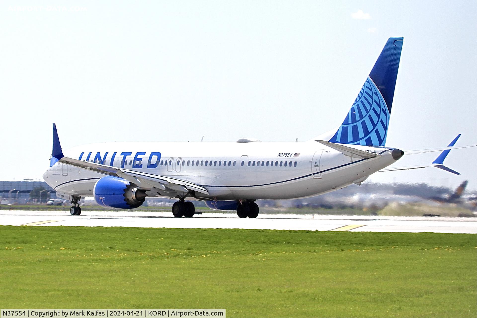N37554, 2023 Boeing 737-9 MAX C/N 67578, B39M United Airlines  Boeing 737-9 MAX N37554 UAL2042 departing 22L ORD enroute to MCO